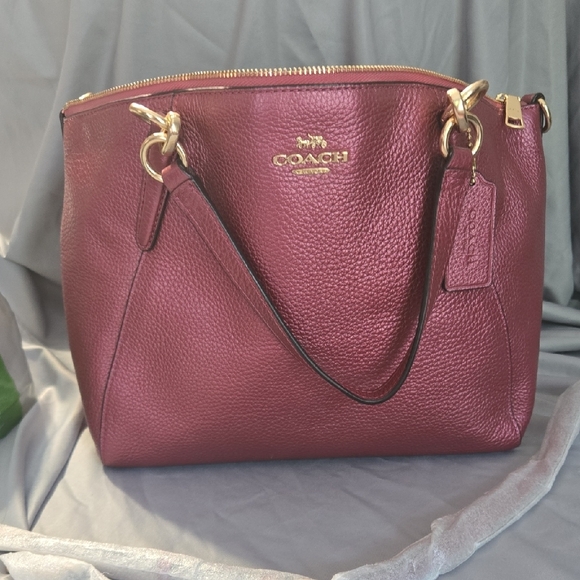 Coach Pink Leather Shoulder Bag with Gold Accents - Picture 7 of 10